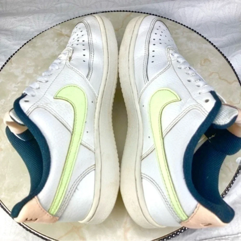 Nike Court Vision Low Leather Shoes Womens 7 White Sporty Casual Retro Sneakers